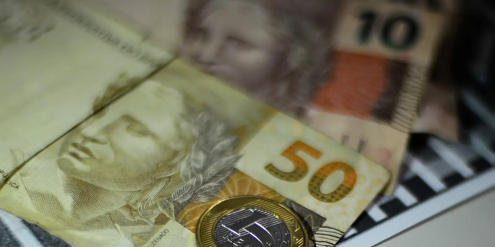 Atividade econômica recua 0,2% em julho, aponta Banco Central