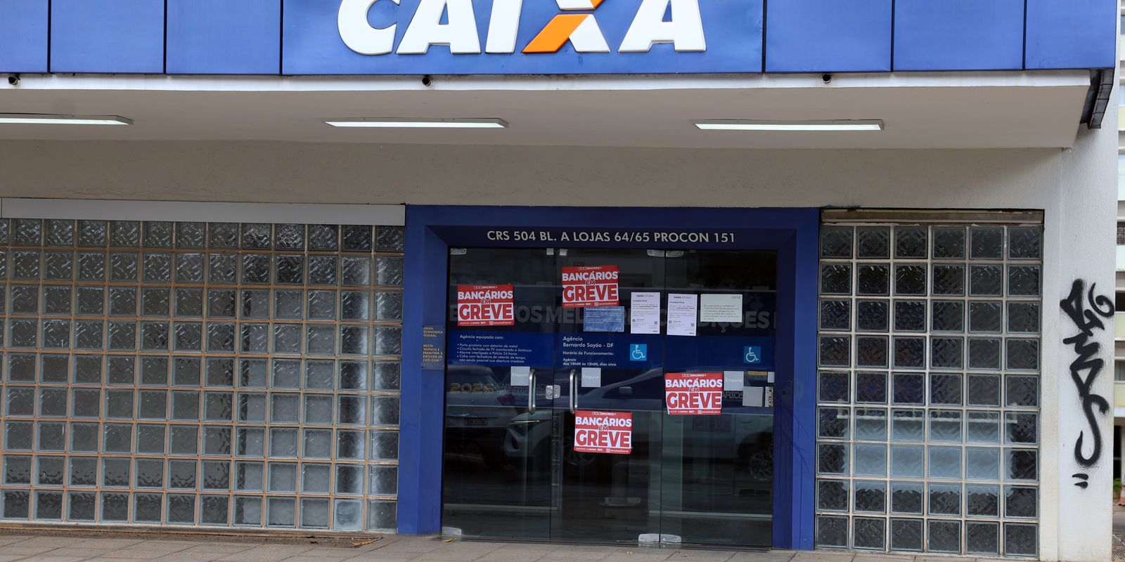 Empregados da Caixa rejeitam proposta e greve nacional continua