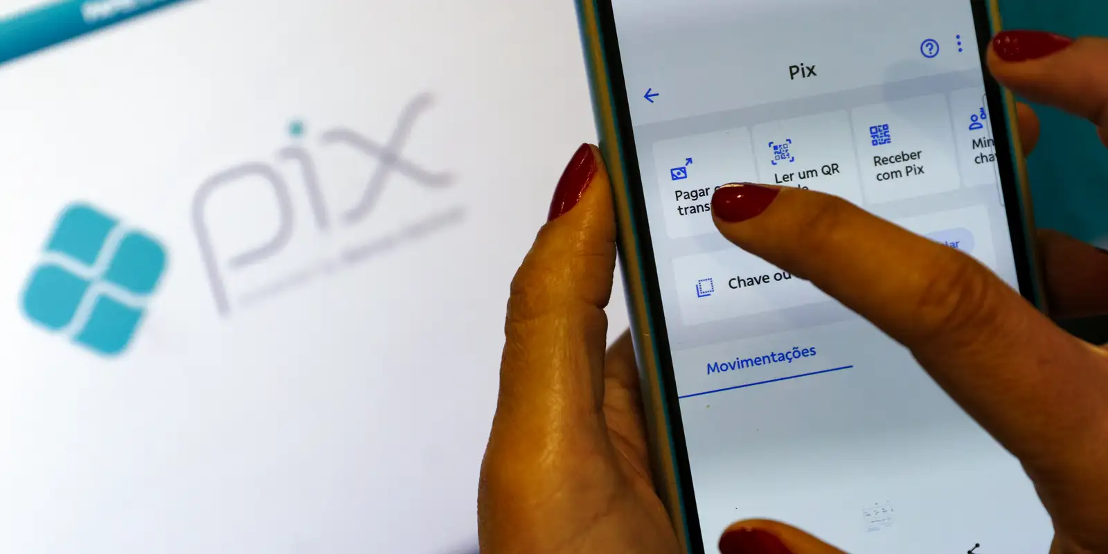 Pix terá cobrança híbrida, uso em conta-salário e regra nova contra fraude