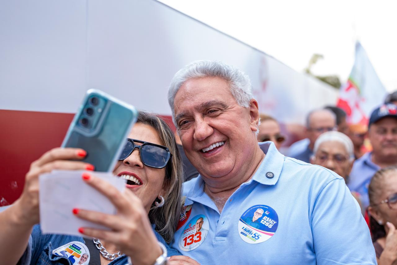 Laurez Moreira faz caminhada em Taquaralto e defende fundo de aval para micros e pequenos empreendedores