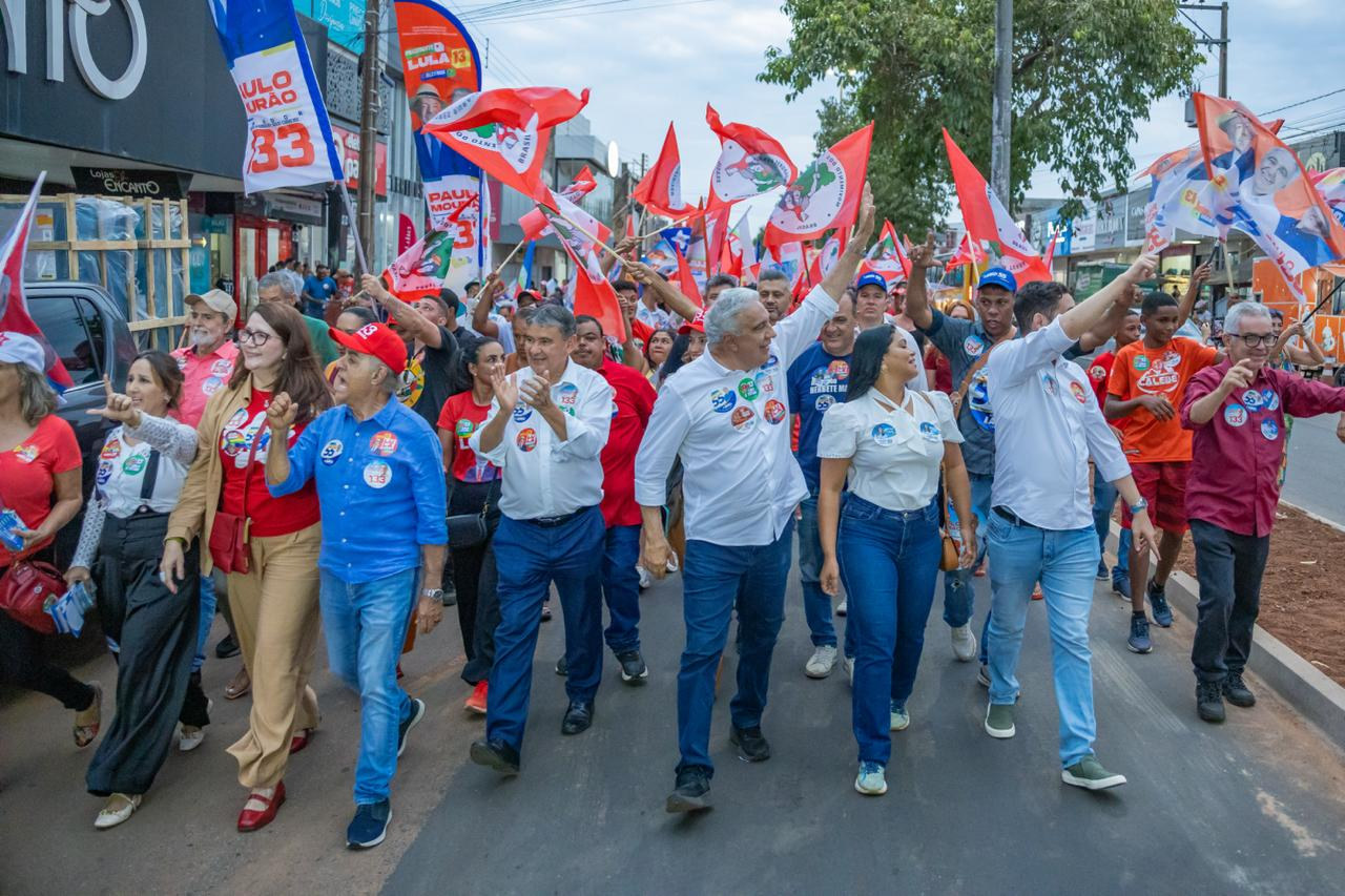 Laurez e Paulo Mourão fazem caminhada com ministros de Lula em Palmas
